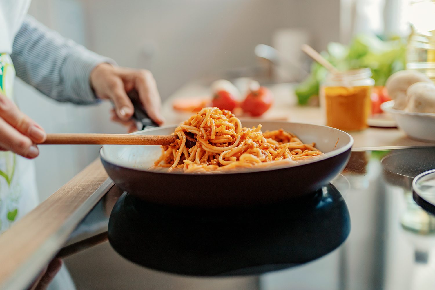 Reheating pasta on the stove