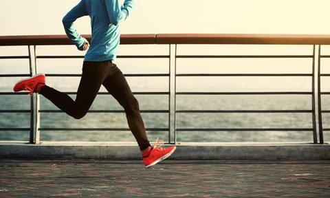 running shoe fit check shutterstock 374215948