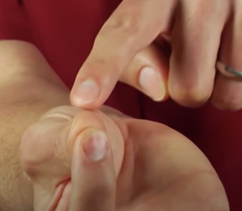 Touch test meat doneness - rare