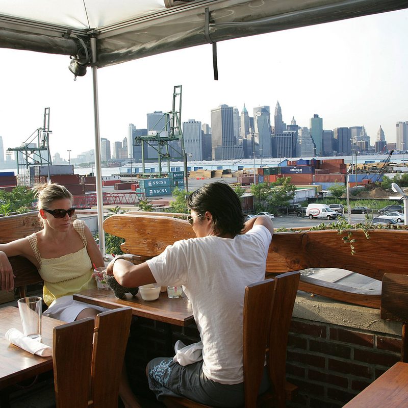 Two people dining in Alma.