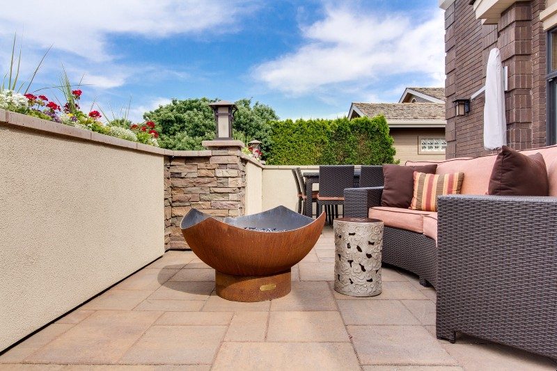 Backyard fire pit