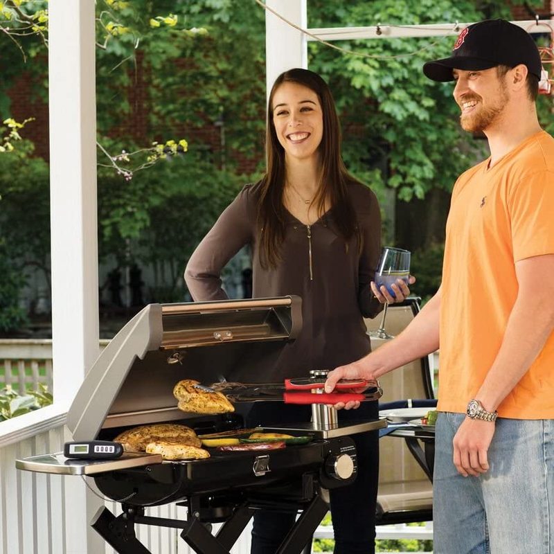 Cuisinart CGG-240 Roll-Away Gas Grill