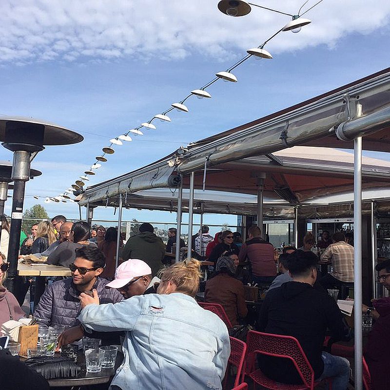 People dining at El Techo.
