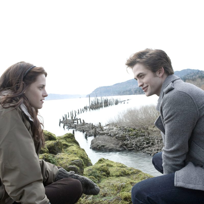 Robert Pattinson and Kristen Stewart in Twilight