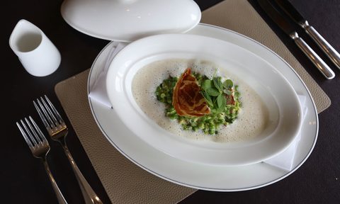 A pan of blanc sauce.