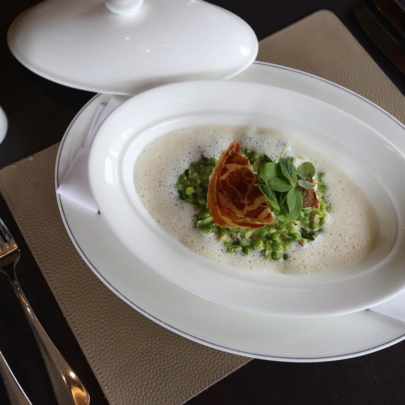 A pan of blanc sauce. 