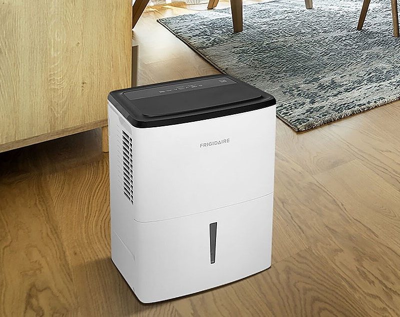 Frigidaire 35 Pint Portable Humidifier installed in small living space.