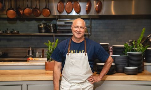 Chef Tom Colicchio sports a new Tilit apron.