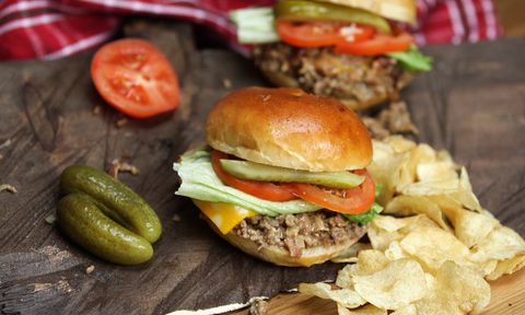 how to make a sloppy joe sandwich with pickles chips