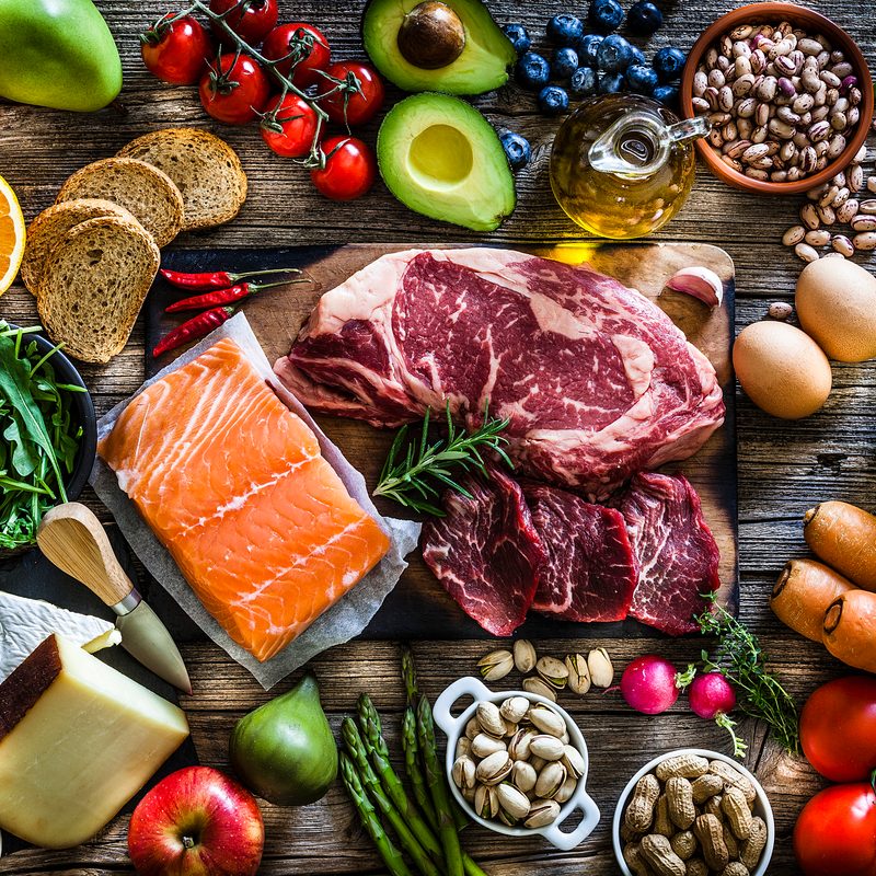 Anti-inflammatory food spread of salmon and vegetables.