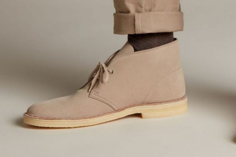 How to dress up desert boots for men.
