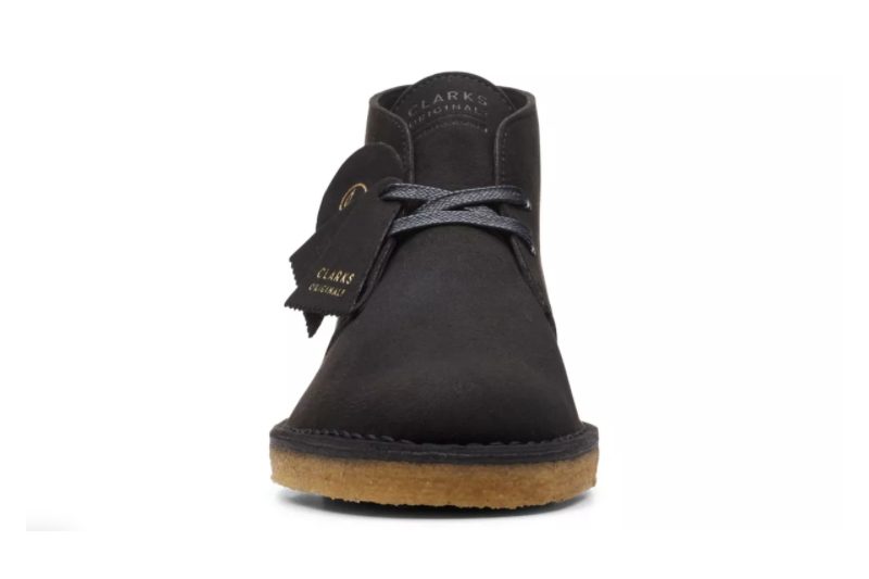 Black desert boots for men.