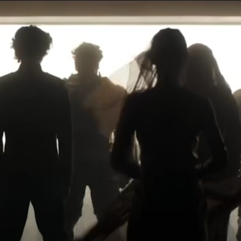 House Atreides arrives on the desert planet, Arrakis in the "Dune" preview featurette.