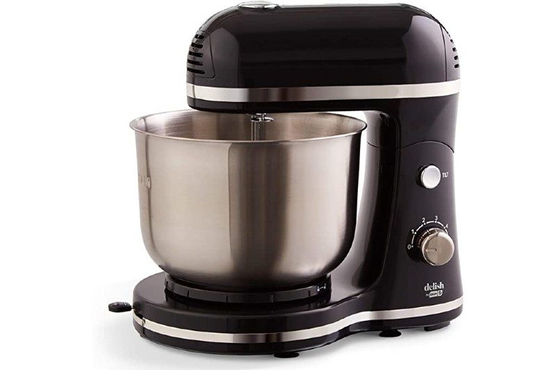 delish stand mixer by dash with a white background.