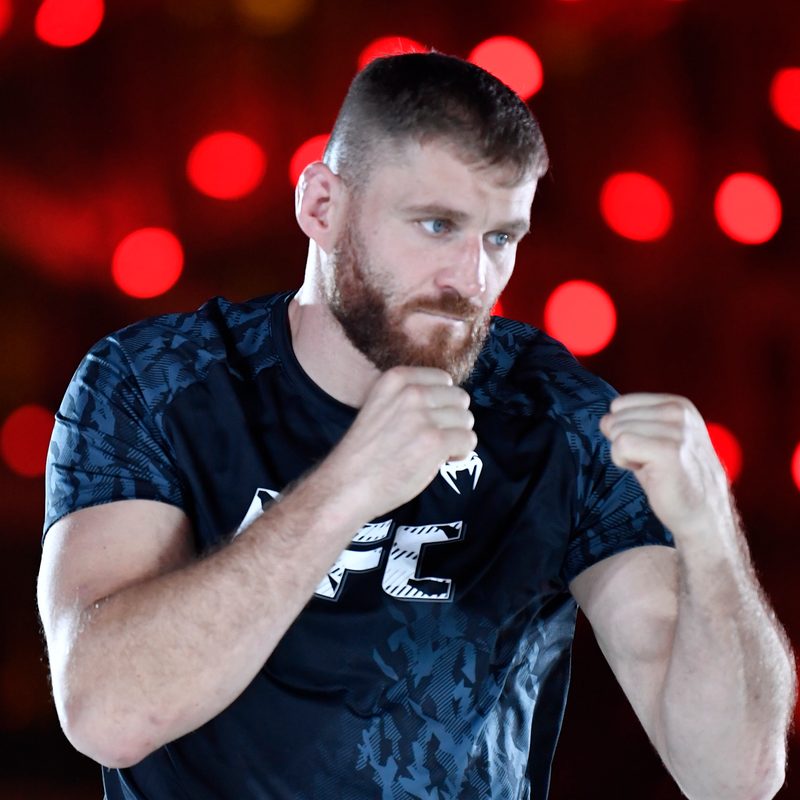 Jan Blachowicz in a boxing stance.