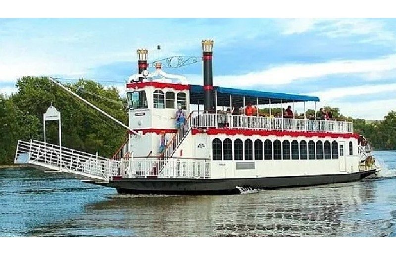 Maiden Rock Cidery river steamboat.
