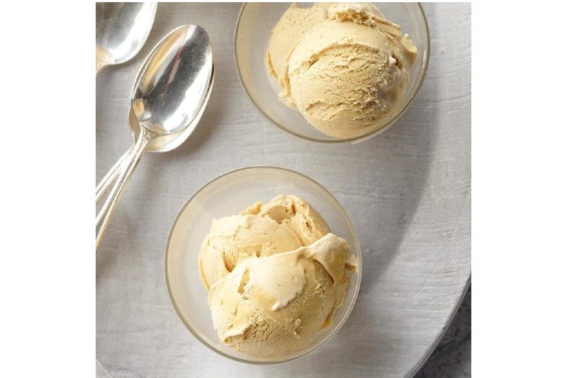 two scoops of no-churn gingerbread ice cream.
