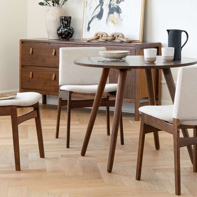 Dining table lifestyle.