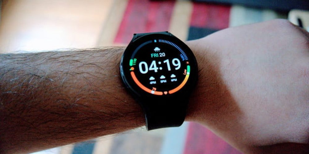 Samsung galaxy Watch 4 on a white background.