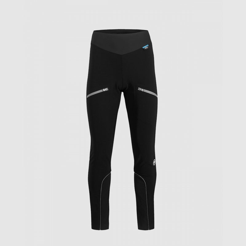 A comfortable pair of black Assos Trail Winter Cargo Pants.