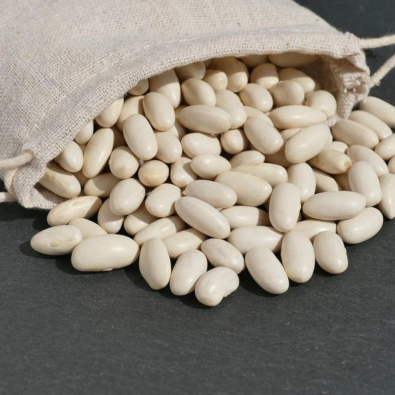 Cannellini beans in a cloth bag.