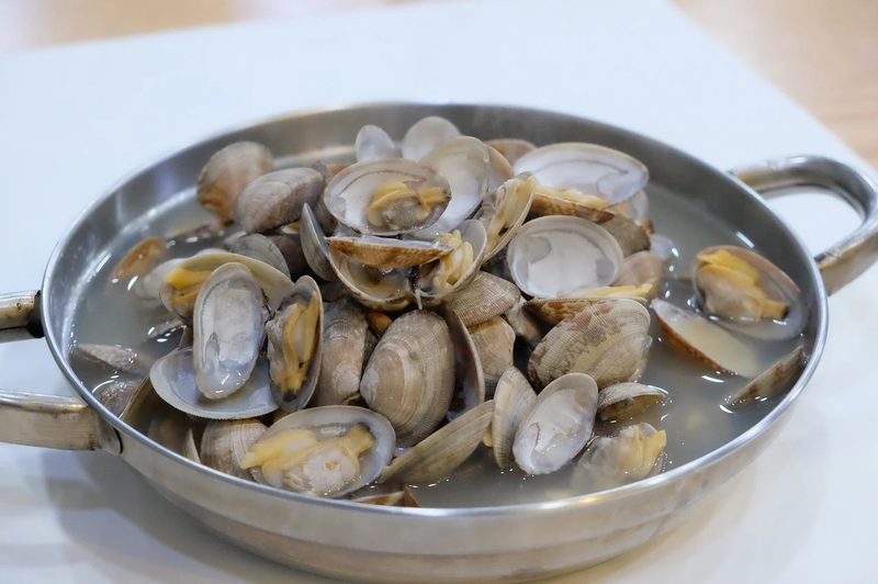 Pot of clams