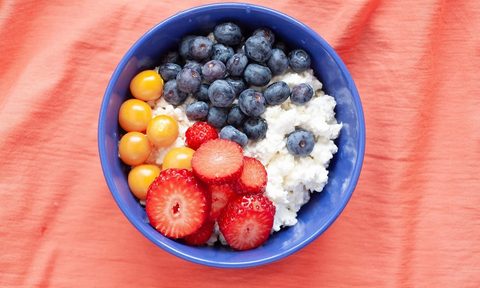 Cottage cheese and berries