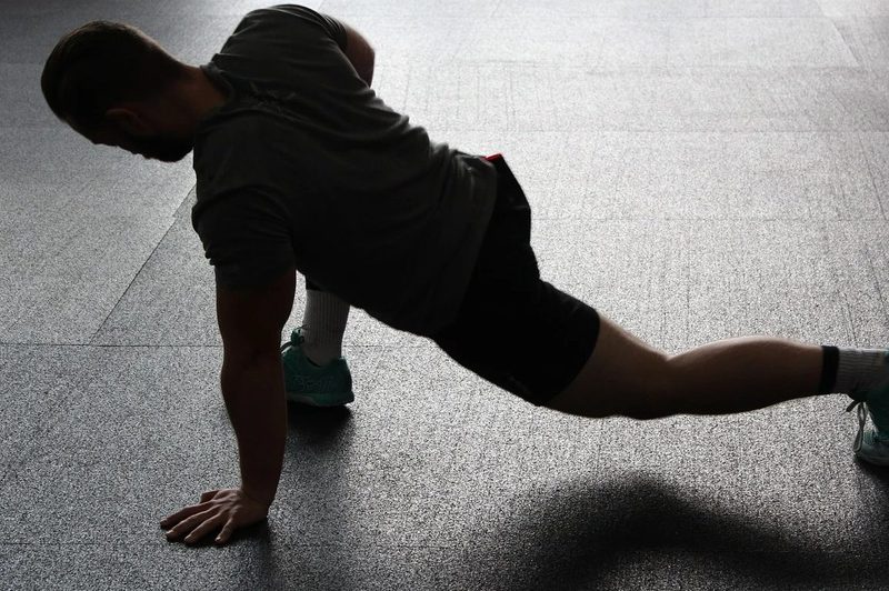 Hip stretch lunge.