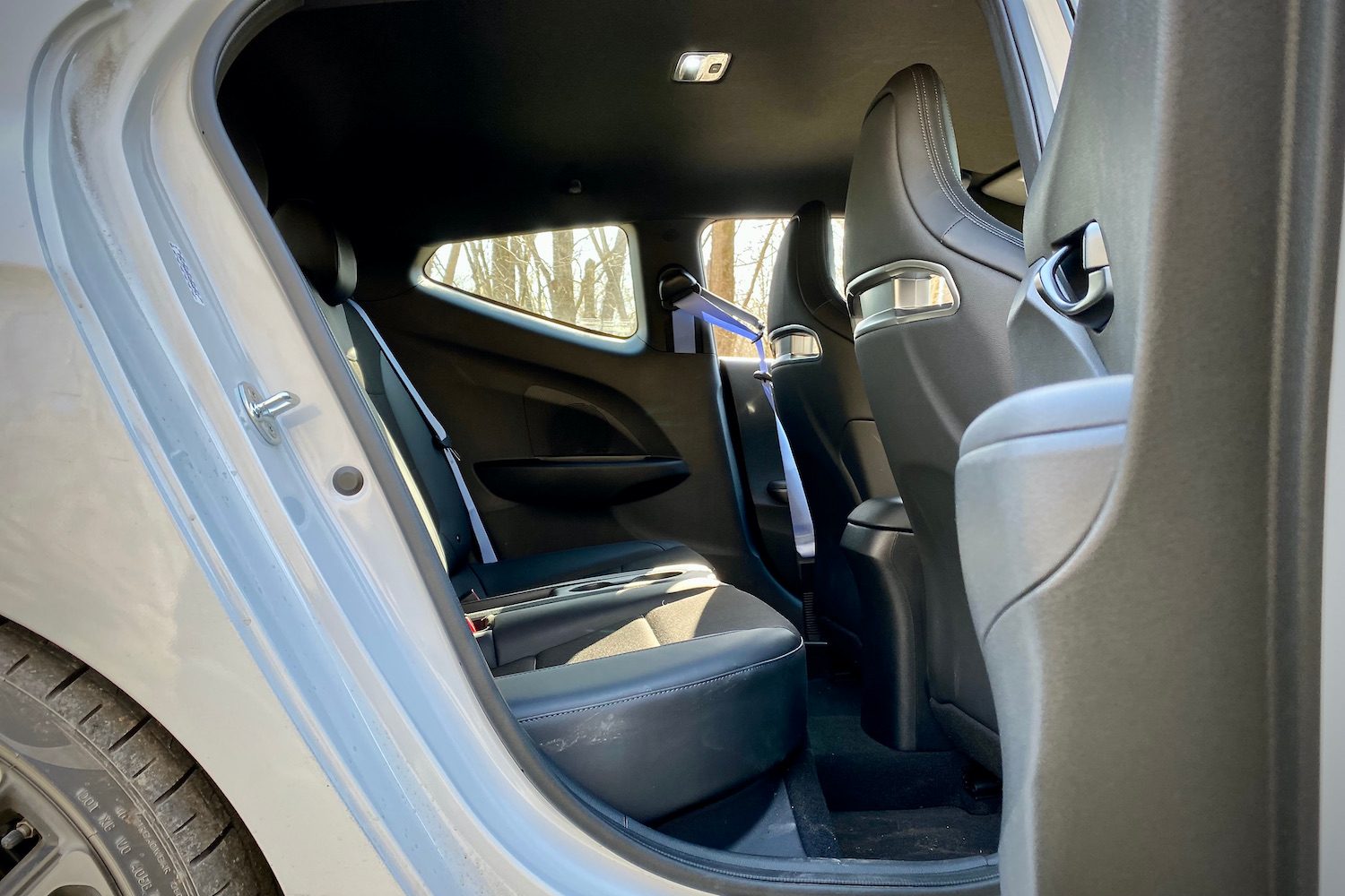 Hyundai Veloster N rear seats from outside.