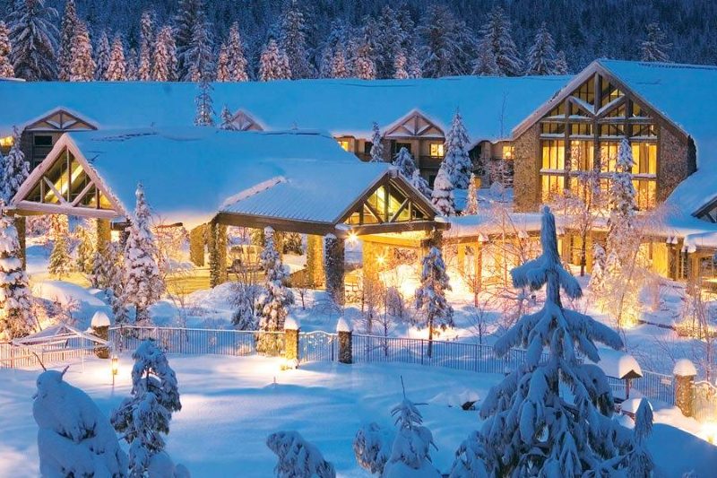 Tenaya Lodge in Yosemite during the winter.