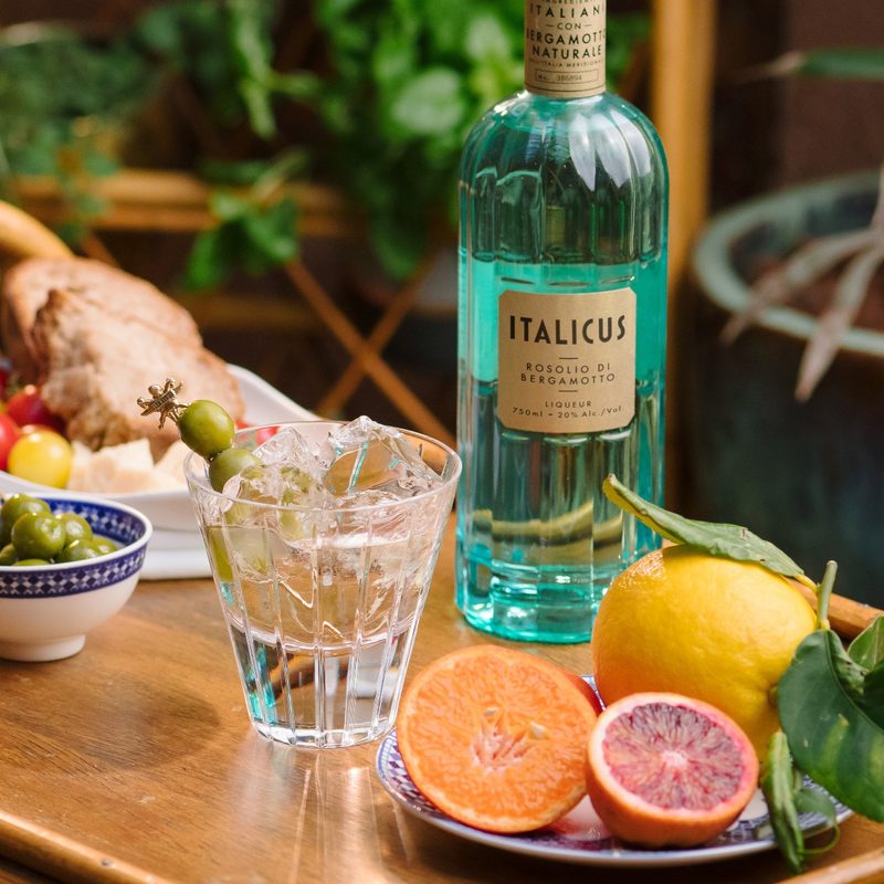 Negroni Bianco cocktail.