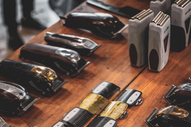 Electric razors pieces lined up