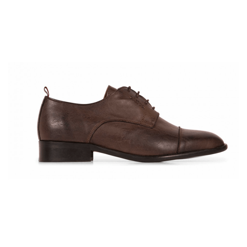 An elegant Avesu Rob (Bert) Cap Toe Derby on white background.