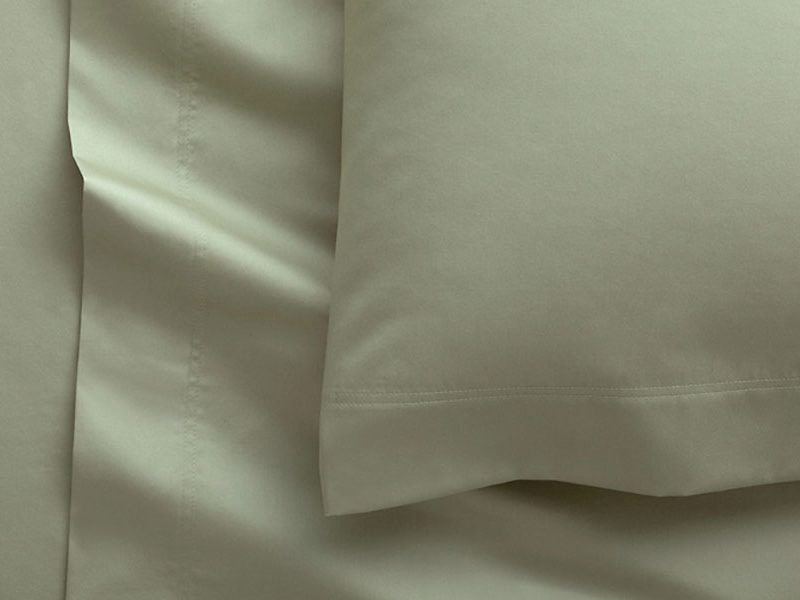 A close-up of the Garnet Hill Solid Wrinkle-Resistant Sateen Bedding.