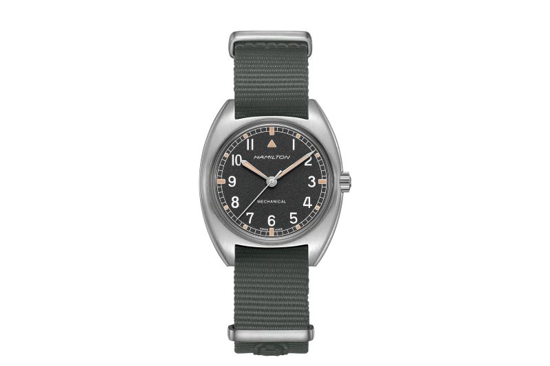 Best classic pilot's watch for men.