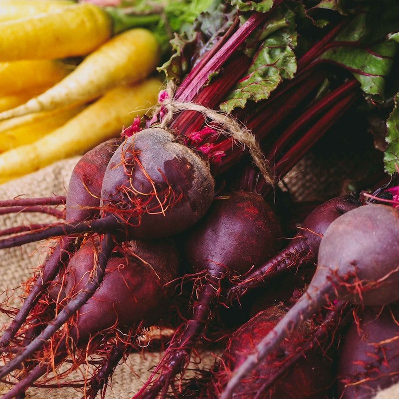 Raw red and yellow beets
