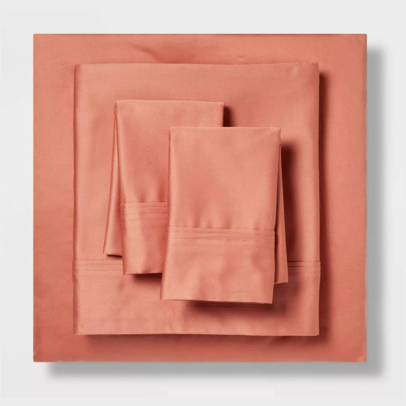 A folded Target Threshold Performance 400-Thread-Count Sheets on gray background.