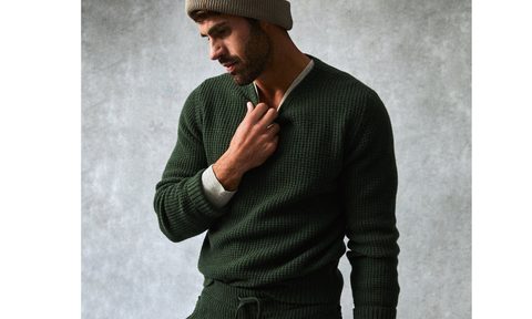 Because style should be ready to go at all times, grab this comfy, cozy, Todd Snyder recycled cashmere sweater.