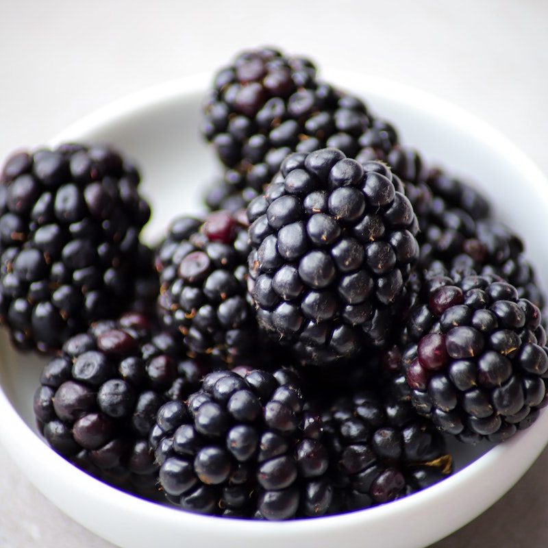 Blackberries in a bowl