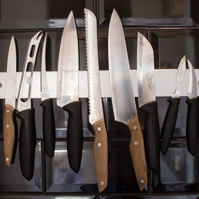 Array of kitchen knives.
