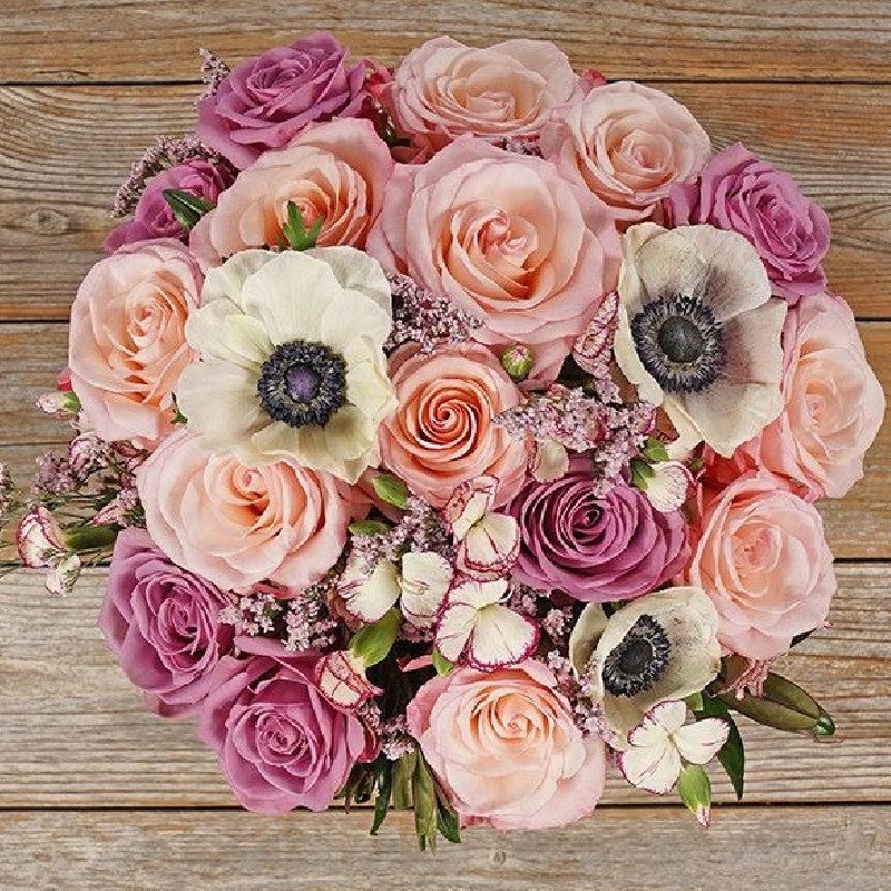 Bouq's honeymoon pink bouquet.