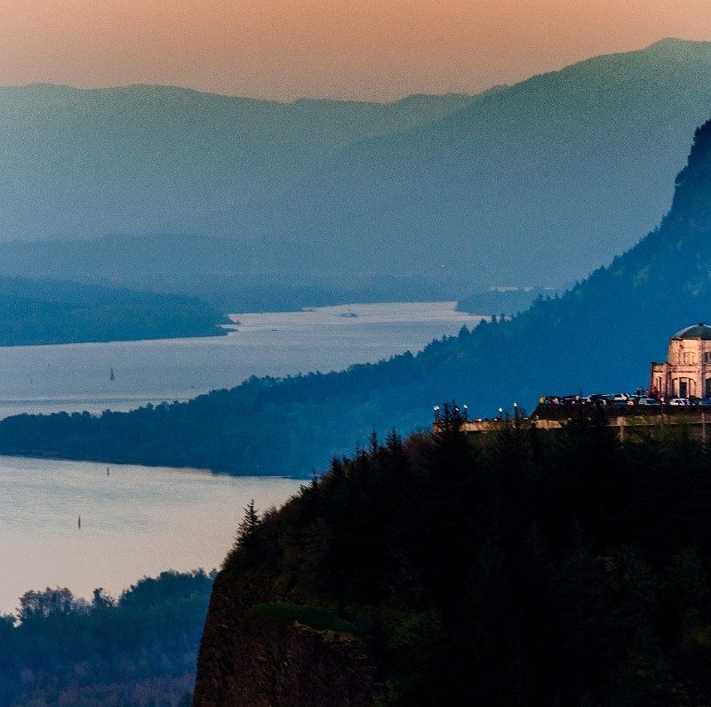 A Columbia River Gorge lookout point