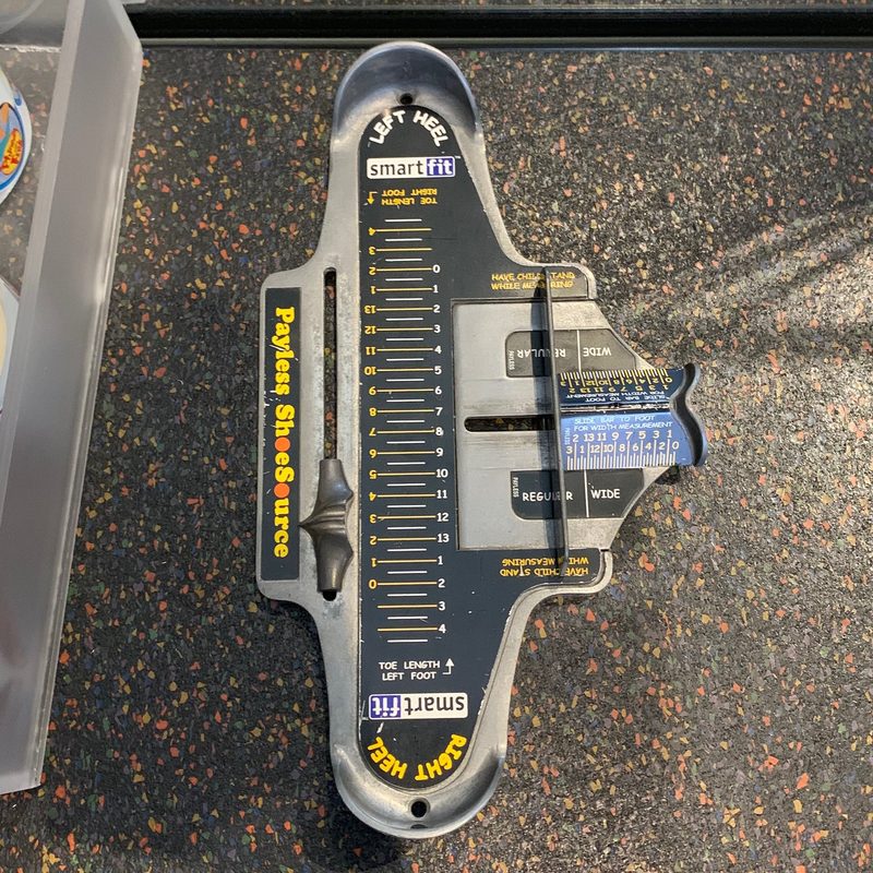 Brannock device for measuring feet