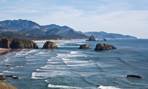 A view of the Oregon coastline approaching Cannon Beach.