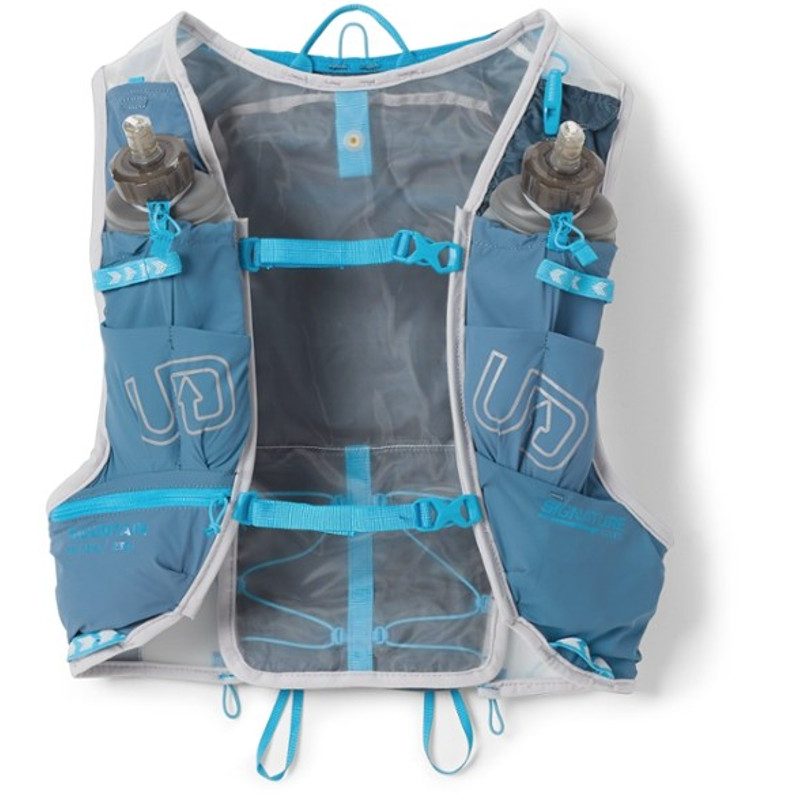 Ultimate Direction Mountain Vest 5.0 Hydration Vest. 