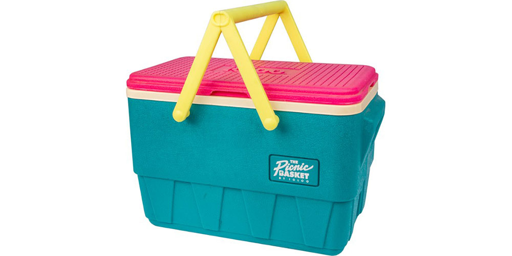 Igloo Retro Picnic Basket on a white background.