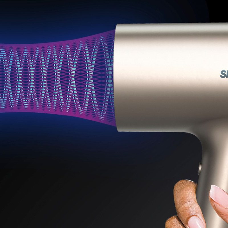 An illustration shows how the Shark HyperAir hair dryer works.