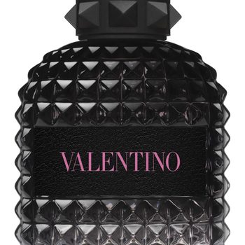 valentino uomo eau de toilette on a white background.