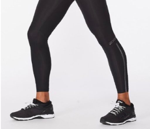 2XU motion compression tights on a model.