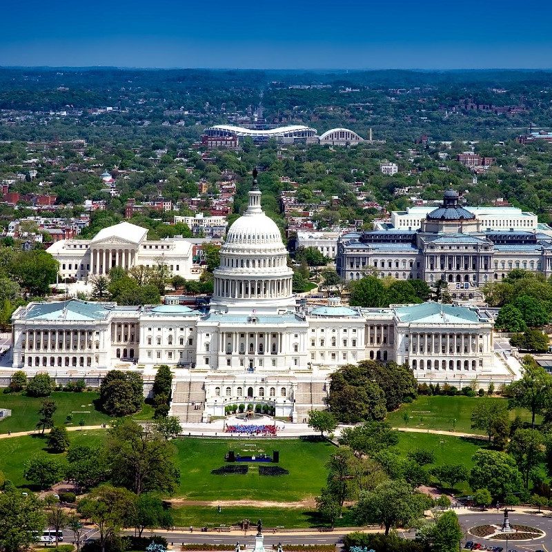 Washington D.C. overview facing the White House.